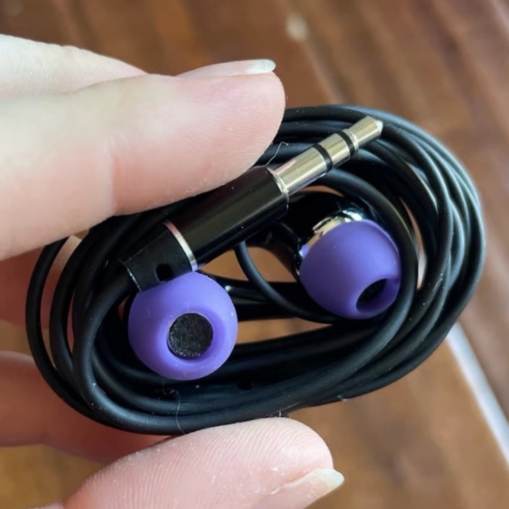 Earbuds Wired 3.5 mm Audio Plug Black Cable Purple Ear Tips